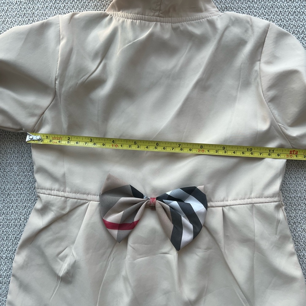 Burberry Kids Beige Raincoat with Plaid Trim - Picture 7 of 10